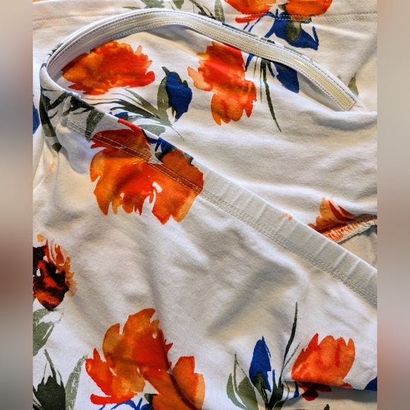 TORRID, NWOT, Foxy Knot Front, Floral Tube Top, Size 2X - Picture 8 of 13